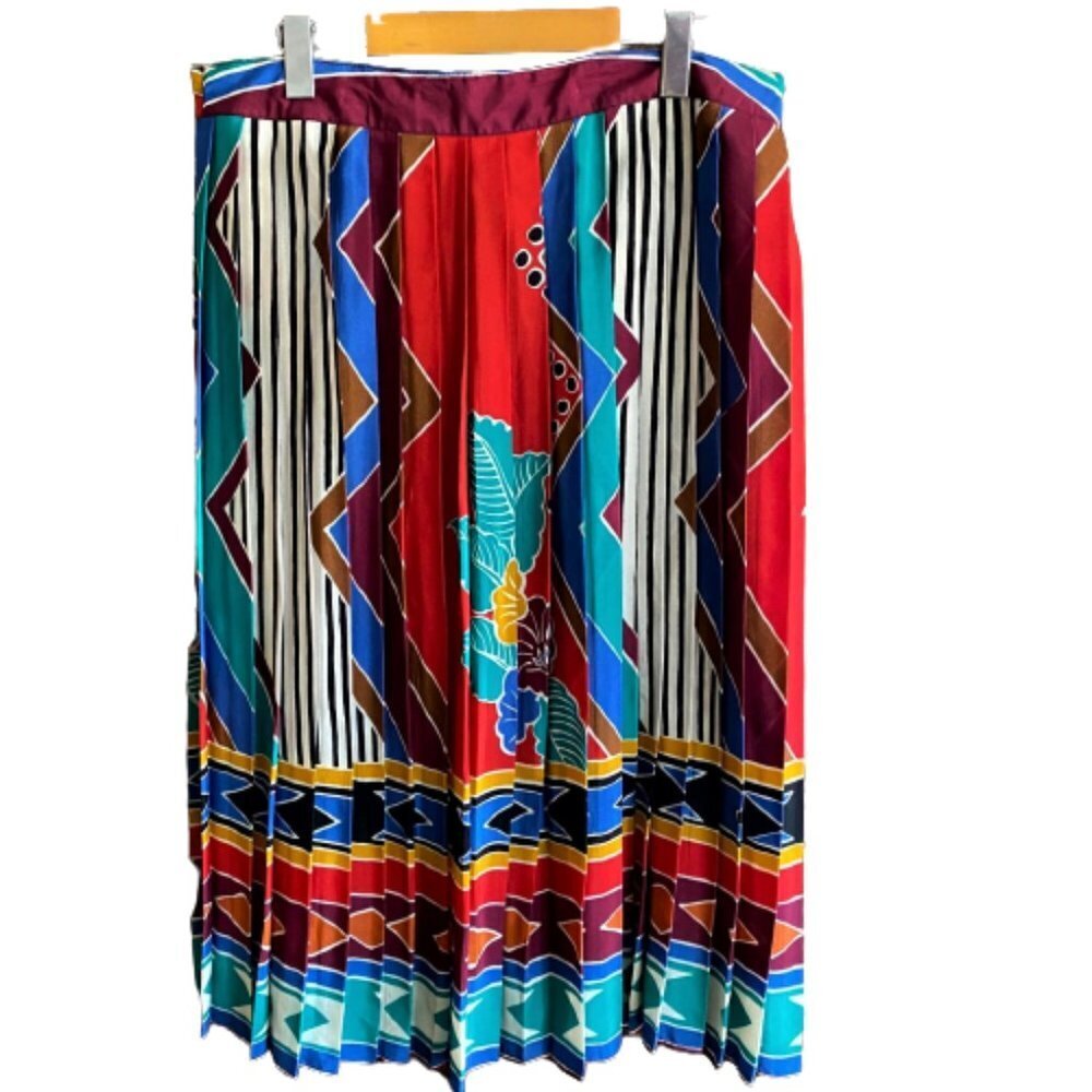 Vintage pleated midi skirt in amazing colour print and fabric